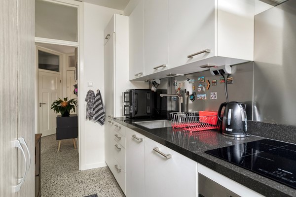 Medium property photo - Bussumsestraat 105, 2574 JD Den Haag
